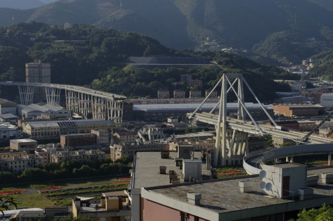 V talianskom Janove sa začal proces v prípade pádu mosta, pri ktorom zahynulo 43 ľudí (foto)