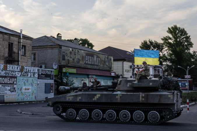 Ukrajina chce dobyť stratené územia okupované Ruskom, nasadí milión vojakov a ofenzívu posilnia aj zbrane zo Západu