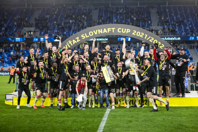 O Slovnaft Cup zabojuje v novej sezóne rekordných 255 klubov. Obháji Spartak Trnava svoju trofej?