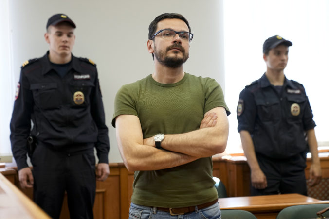 Kritik Kremľa Jašin mal byť prepustený, namiesto toho ho obvinili a hrozí mu 15 rokov väzenia