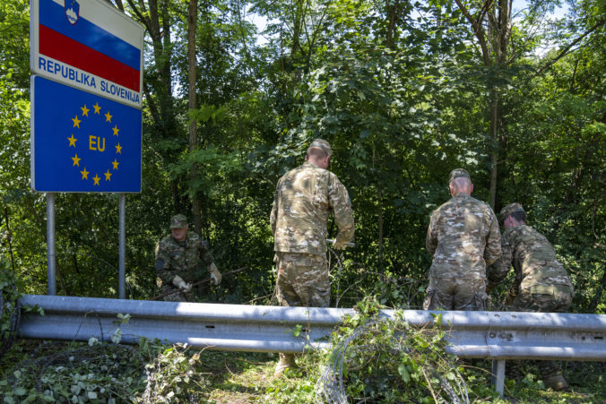 Slovinsko začalo odstraňovať plot na hranici s Chorvátskom