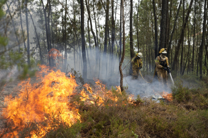 Zomrel pilot požiarneho lietadla, pomáhal hasiť oheň v portugalských lesoch