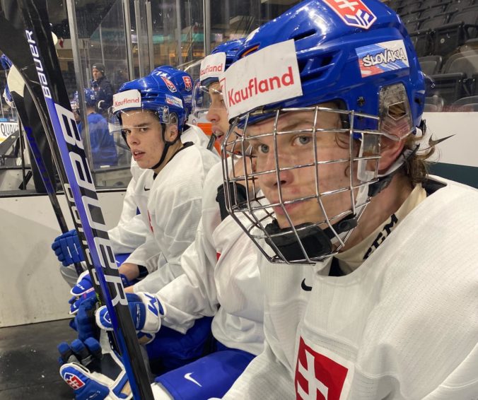 Slovenská hokejová „20“ začala prípravu na šampionát v Kanade, dvaja útočníci chýbajú pre zdravotné problémy