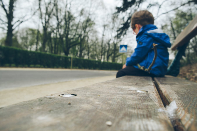 Slovensko nemá páky, aby pomohlo opusteným deťom. Asociácia upozornila na diery v legislatíve a chýbajúceho ombudsmana