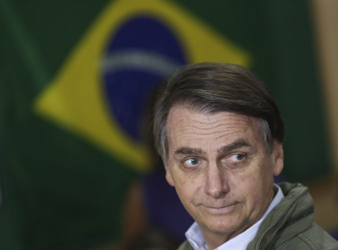 Bolsonaro oficiálne odštartoval kampaň za znovuzvolenie, v prieskumoch však zaostáva
