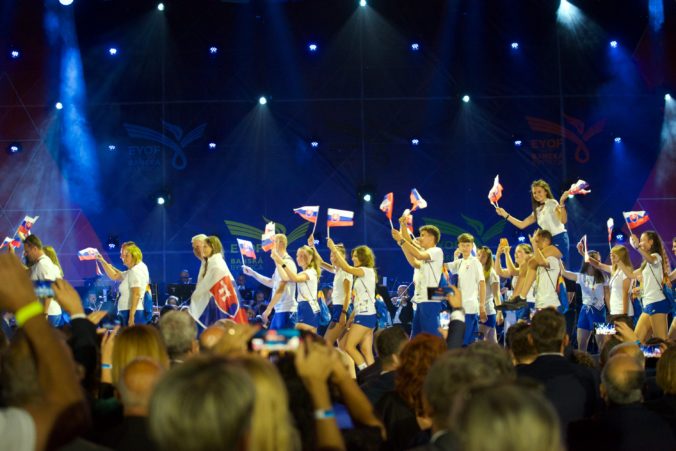 EYOF 2022 oficiálne odštartoval, do Banskej Bystrice prišli mladí športovci zo 48 krajín (video+foto)