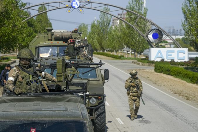 Ruská armáda sa pripravuje na ukrajinskú protiofenzívu a posilňuje svoje južné krídlo