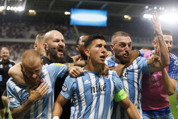 Slovan hral počas prvého polčasu úplne tragicky. Kouč Weiss im povedal len dve vety a vyvodí aj dôsledky (video)