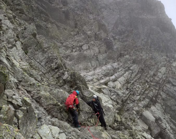 Horskí záchranári museli opäť zasahovať, vo Vysokých Tatrách uviazol poľský horolezec