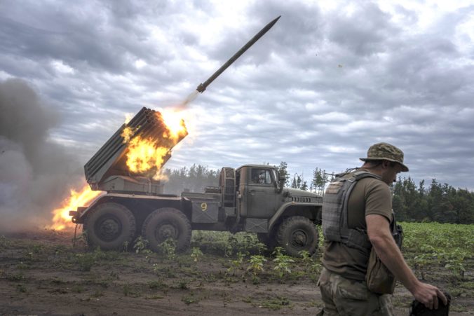 Vojna na Ukrajine vstupuje do novej fázy, z Donbasu sa začala ruská armáda posúvať inam