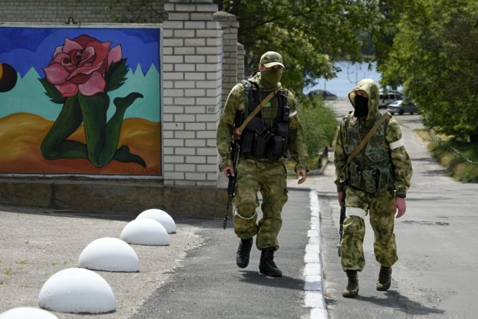 Ruské jednotky na juhu Ukrajiny majú problémy so zásobovaním, značná časť ich velenia opustila Cherson