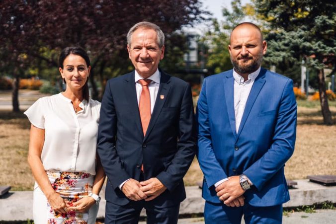 Strana SOM Slovensko tiež ponúkne kandidátov do nadchádzajúcich volieb, spĺňať by mali dve veci