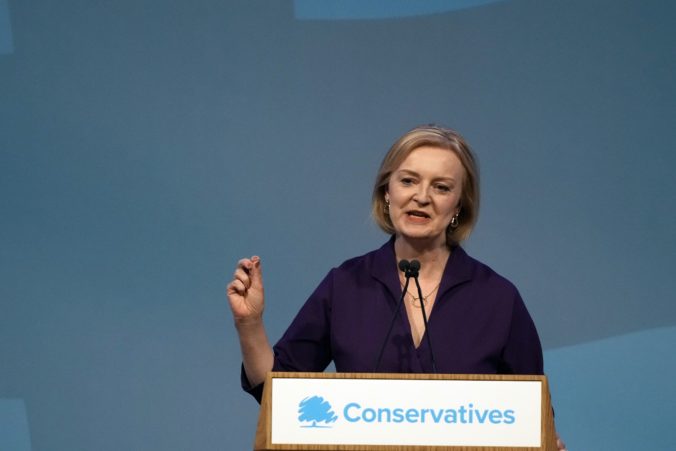Novou britskou premiérkou sa stane Liz Trussová, vo funkcii vystrieda Borisa Johnsona