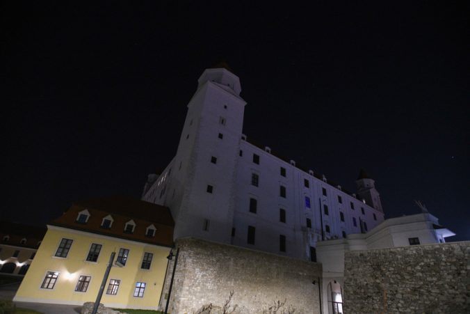 Bratislavský hrad bude svietiť farbami Spojeného kráľovstva na počesť zosnulej kráľovnej Alžbety II.