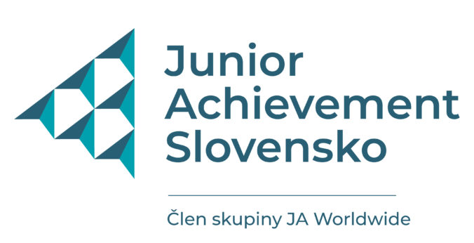 Junior Achievement Slovensko začlenil do finančnej gramotnosti s podporou brokera OZIOS aj investičné vzdelávanie