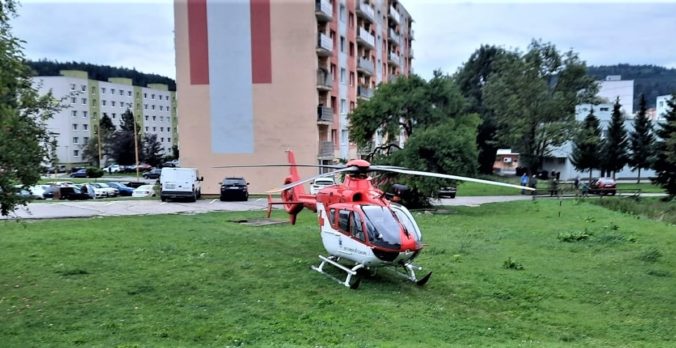 Leteckí záchranári zasahovali pri nehode motorky v lokalite Zakvášov, prevážali zranenú spolujazdkyňu