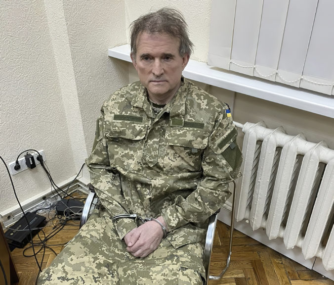 Výmena zajatcov sa v Rusku stretla s kritikou, Medvedčuka prepustili za 200 ľudí