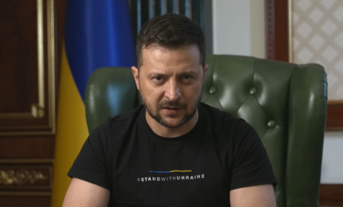 Zelenskyj vyzval Rusov: Ak nechcete viac mŕtvych a zranených, tak protestujte, bráňte sa alebo sa vzdajte (video)