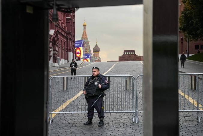 Rusi chcú mierové rokovania s Ukrajinou, podľa prieskumu ich je 44 percent