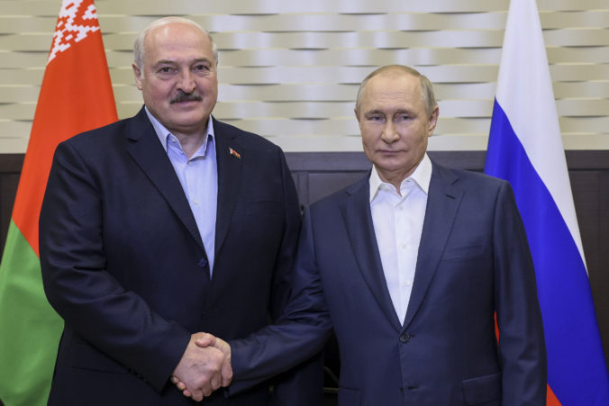 Putin má nabádať Lukašenka na otvorené zapojenie sa do vojny proti Ukrajine