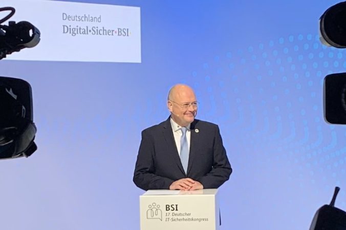 Šéfa nemeckej kybernetickej bezpečnosti vyšetrujú pre vzťahy s Ruskom