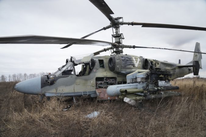 Ruské helikoptéry na Ukrajine nemôžu podľa Britov primerane podporovať vojakov, sú opotrebované a míňa sa im munícia