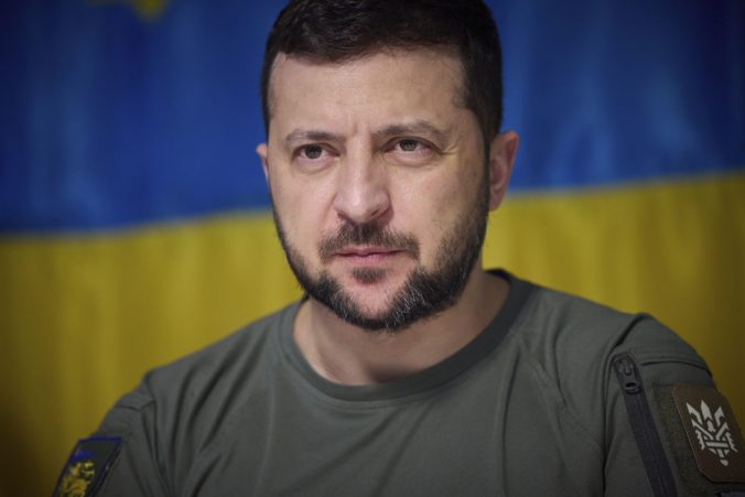 Rusi majú podľa Zelenského šialené taktiky, ale Ukrajinci držia v Donbase dva kľúčové mestá (video)