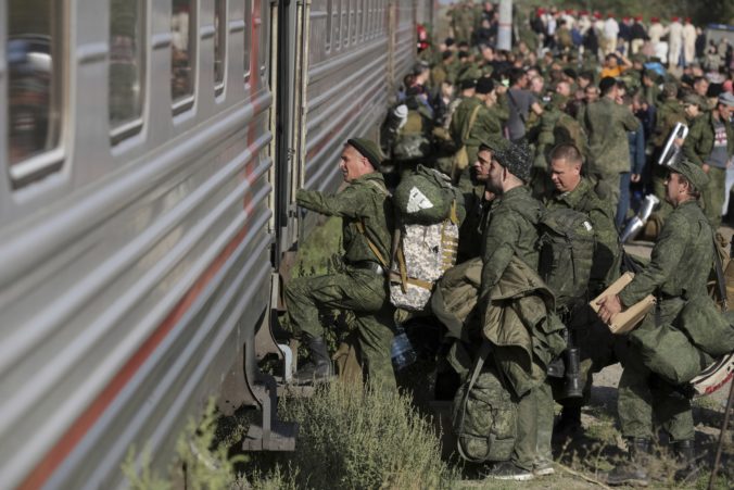 Rusi sa mobilizujú okolo mesta Cherson, vojaci sa zhromažďujú okolo západného brehu rieky Dnipra