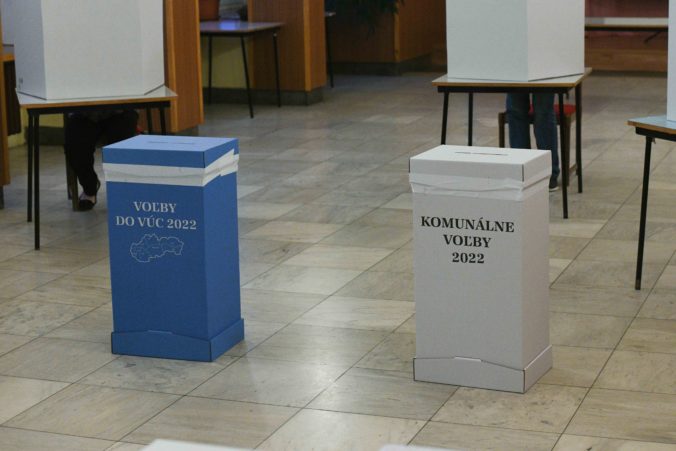 V Košiciach – Barci nemali žiadne problémy, veľa voličov a voličiek vedelo, ako voliť v spojených voľbách