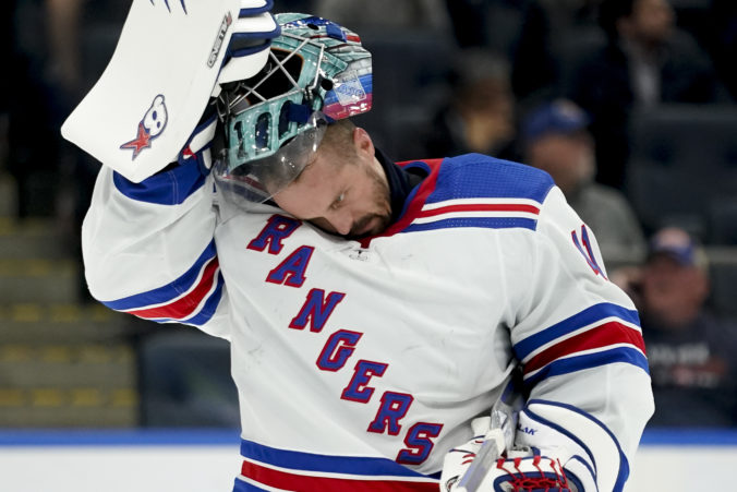 Tri štarty, tri prehry. Jaroslav Halák nezažíva v bránke New York Rangers vydarený úvod sezóny