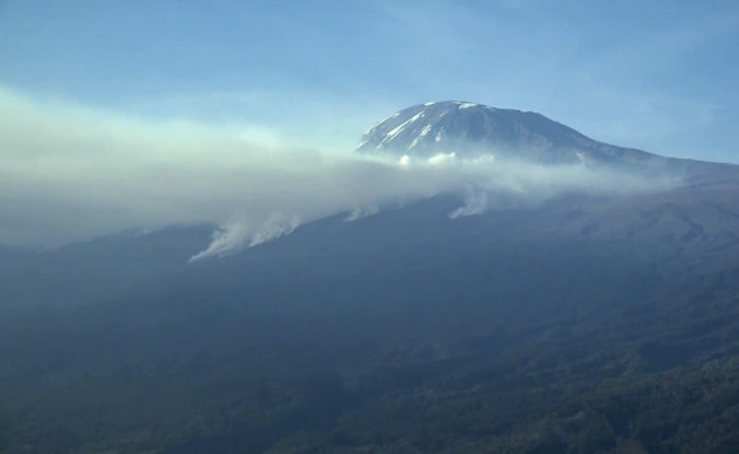 Požiar na Kilimandžáre je do veľkej miery pod kontrolou
