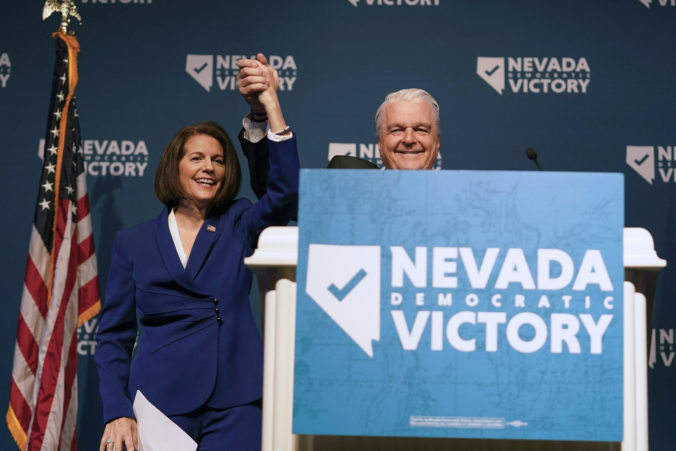 Nevada odmietla „násilnú rétoriku“, Demokrati si udržia kontrolu v americkom Senáte (foto)