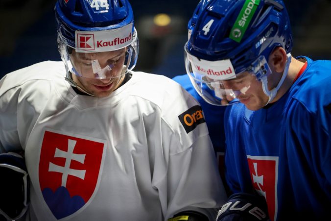 Slovenskí hokejisti podľahli na Nemeckom pohári aj domácim, skončili tak úplne poslední