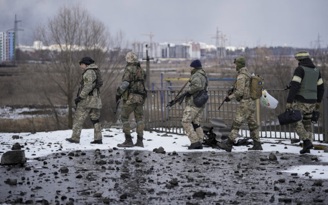 Ako ovplyvní zima vojnu na Ukrajine? Vojakov čakajú ďalšie výzvy a bude to mať dopad aj na rozhodnutia Rusov