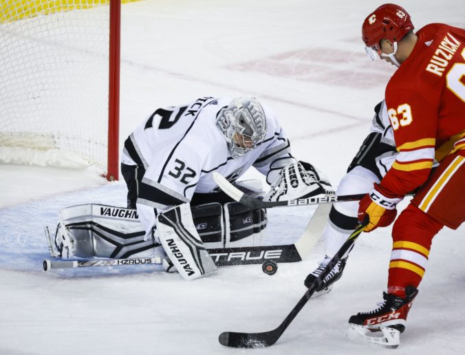 Ružička bol hviezdou zápasu NHL, pomohol Calgary k triumfu nad Kings (video)