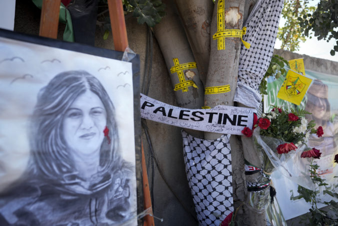 USA vyšetruje zabitie palestínsko-americkej reportérky, Izrael to označil za „vážnu chybu“