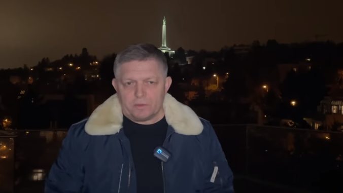 Fico: Demokracia na Slovensku funguje len vtedy, keď súhlasíte s „duchovnými bezdomovcami“ (video)