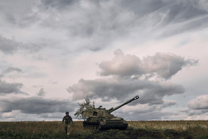 Ruská armáda útočí len na dvoch miestach Ukrajiny, všade inde bráni okupované územia