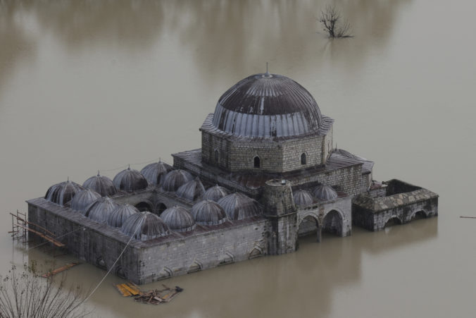 Viaceré krajiny Balkánu zasiahli prívalové povodne (foto)