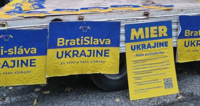 V Bratislave sa pred ruskou ambasádou uskutoční zhromaždenie „Noc s Ukrajinou“, bude sa aj spať na ulici