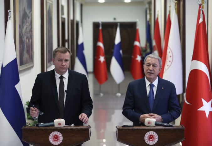 Turecko hrozí blokovaním členstva Fínska v NATO, je stále znepokojené aktivitami kurdských militantov