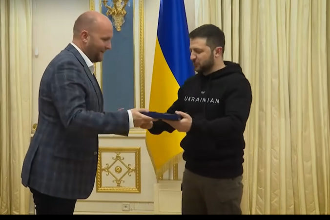 Naď si v Kyjeve od Zelenského prevzal významné ocenenie, Rád Jaroslava Múdreho (video)