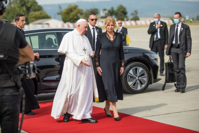Prezidentka Čaputová chce s pápežom Františkom diskutovať o výzvach, ktorým čelíme