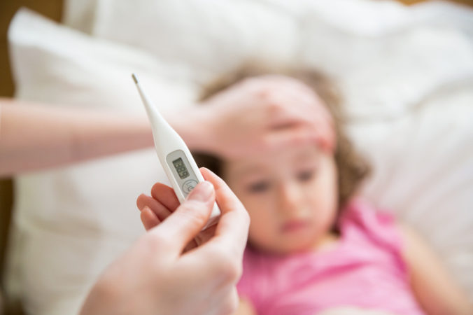 Máte doma choré dieťa? Aj pri chrípkovej epidémii majú rodičia nárok na pandemické OČR