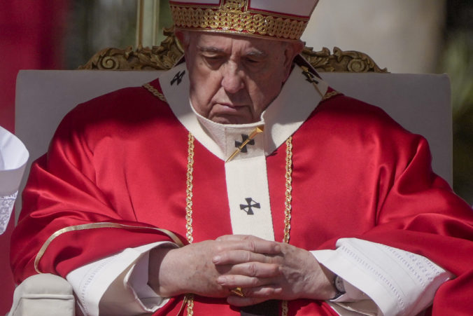 Pápež František podpísal abdikáciu v prípade zdravotných prekážok