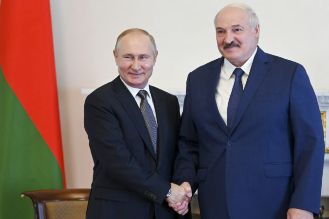 Lukašenko po stretnutí s Putinom vyjadril nádej, že Západ bude počúvať hlas rozumu