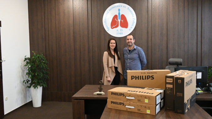 Spoločnosť TIPOS venovala slovenským nemocniciam viac ako 300 kusov televízorov