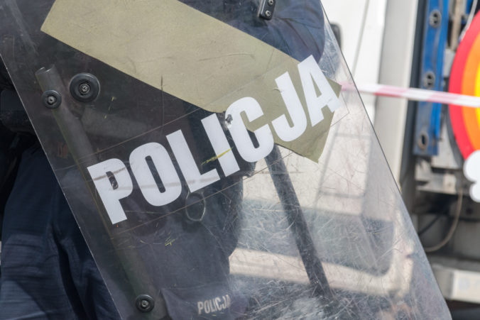 Poľská polícia v dôsledku incidentu musí prejsť výcvikom s granátometmi