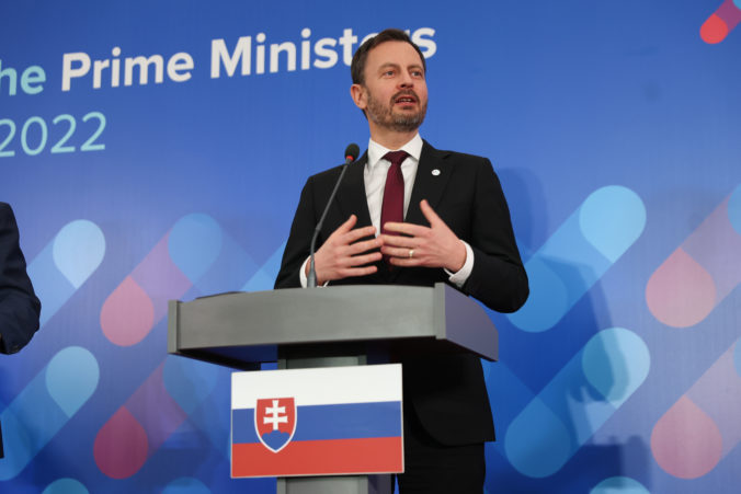 Premiér Heger zbiera podpisy na novú koalíciu a má jasnú ambíciu