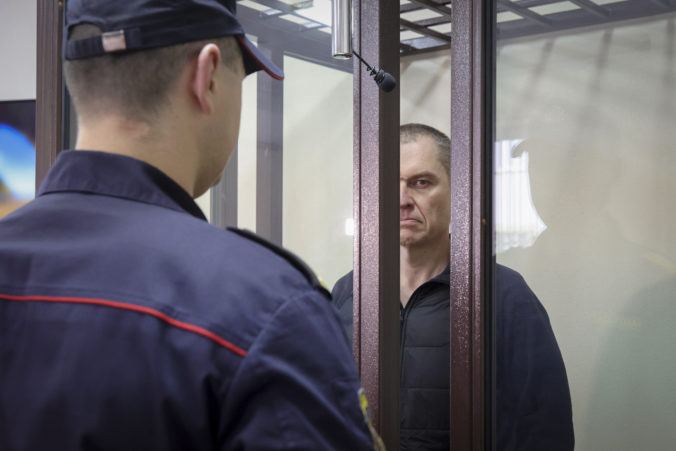 Novinárovi Poczobutovi hrozí väzenie. Venoval sa protestom, ktoré zasiahli Bielorusko krátko po voľbách